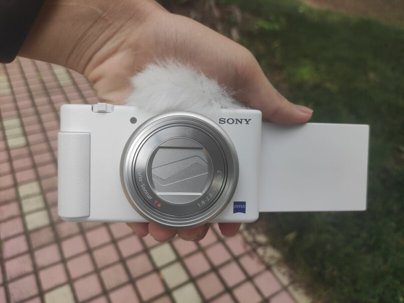 索尼ZV-1 Vlog数码相机套装白色还是黑色 白色耐看嘛 会不耐脏嘛？
