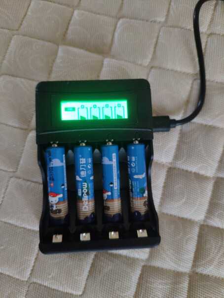 京东（JINGDONG）电池-充电器「京东joy」德力普电池组合哪个性价比高、质量更好,评测哪款功能更好？