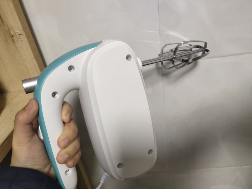 杰凯诺烘焙工具五档功能电动手持打蛋器1分钟快速打发十字打发头容易坏吗？