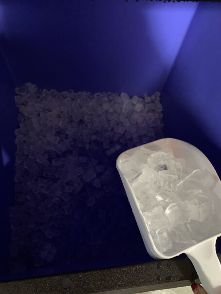 香霸商用制冰机200KG公斤商用大型大产量方块制冰机制冰速度快吗？