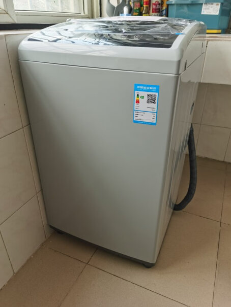 美的迷你折叠洗衣机母婴洗衣机小型内衣神器这个洗衣机脱水是不是有那种噼里啪啦的声音，就像静电摩擦的那种！