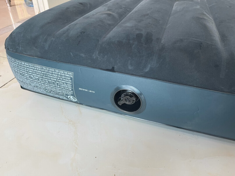 INTEX蓝色植绒单人充气床垫野外，怎么充气，充气泵要用电，野外那里找电？