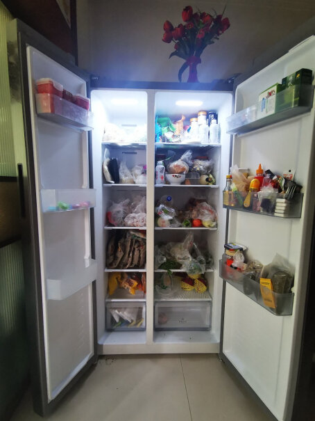 美的Midea606升冰箱双开门对开门冰箱一级变频风冷无霜智能家电BCD-606WKPZME买了冰箱，都有收到赠品吗？