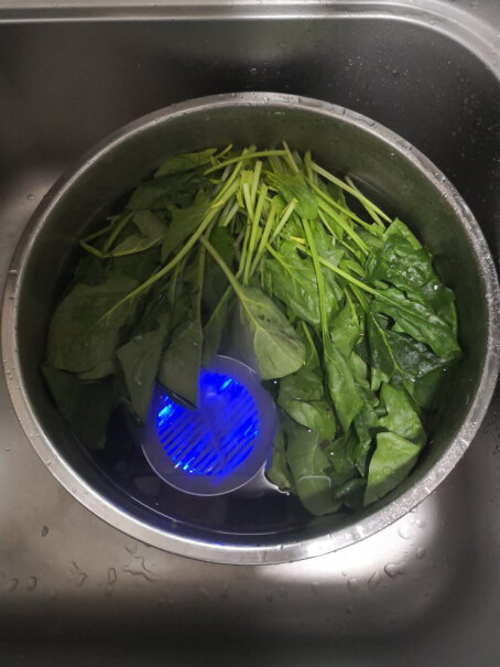 京东京造便携果蔬清洗机可以放盐进去一起洗吗？
