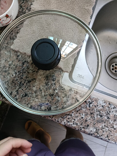 网易严选炒锅煎锅严选锅深带盖24cm电磁炉麦饭石可以在煤气灶上用吗？