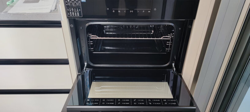 老板R075嵌入式电烤箱家用60L大容量内嵌式多功能烘焙烤箱你好，请问这个蒸箱尺寸多少？做嵌入式餐边柜需要，谢谢！