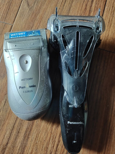 松下电动剃须刀刮胡刀小锤子系列ES-LM31-W白色这款可以和电动牙刷一样，每次用完直接放在充电器上吗？一直通电？