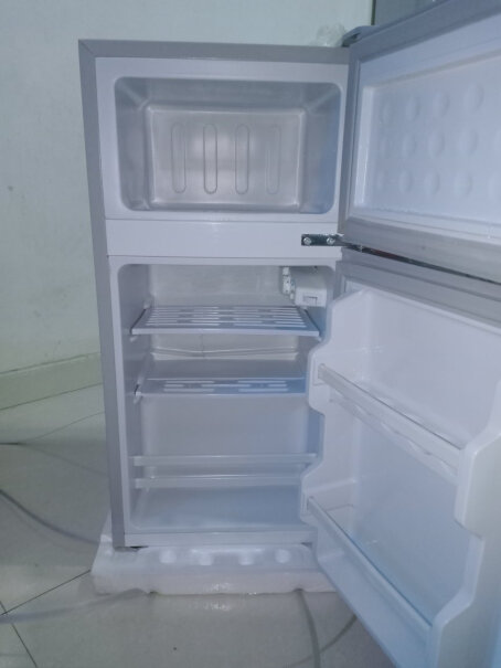 志高双门冰箱小型电冰箱冷藏壁结冰吗？