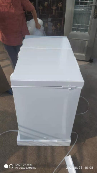 容声282升冰柜家用商用冷藏冷冻双温冷柜冷冻的可以放个菜盆吗？