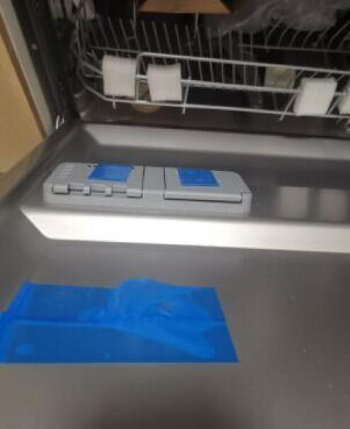 海尔S8黄金嵌入式家用洗碗机上面的按键，是否可以隐藏在台面下。如果隐藏，如何操作？