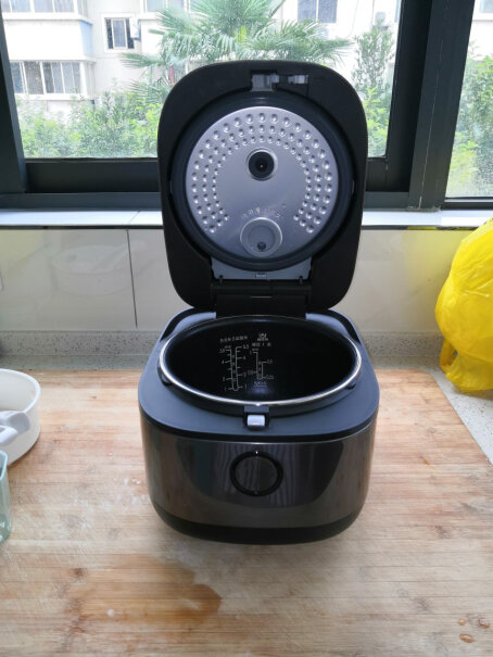 美的电饭煲家用智能触控电饭锅IH电磁加热是3L的吗？