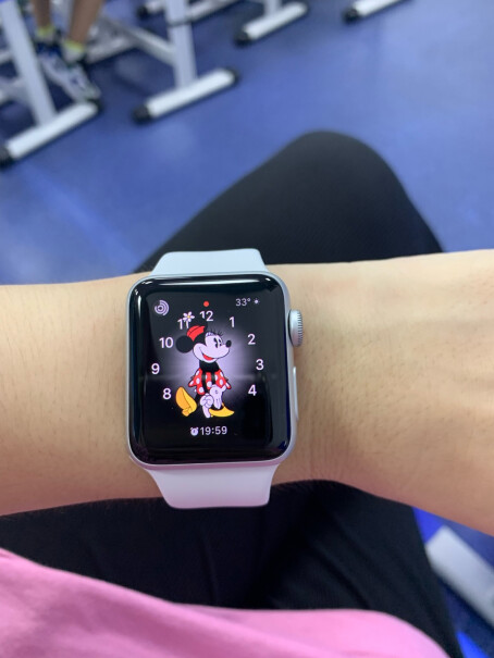 Apple Watch 3智能手表能用20瓦快充头吗？