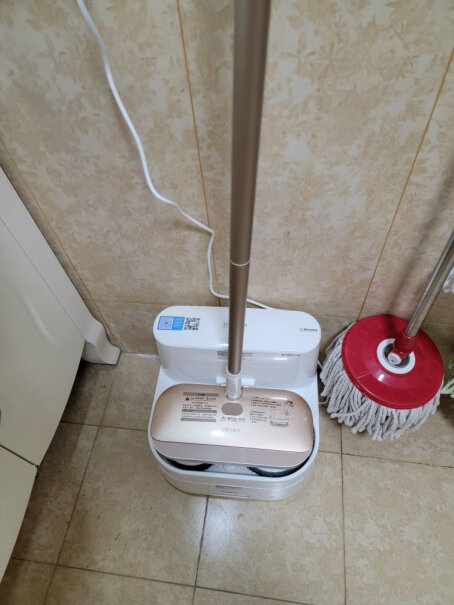 KARCHER德国卡赫无线智能洗地机扫拖一体请问滚刷有没有用的？