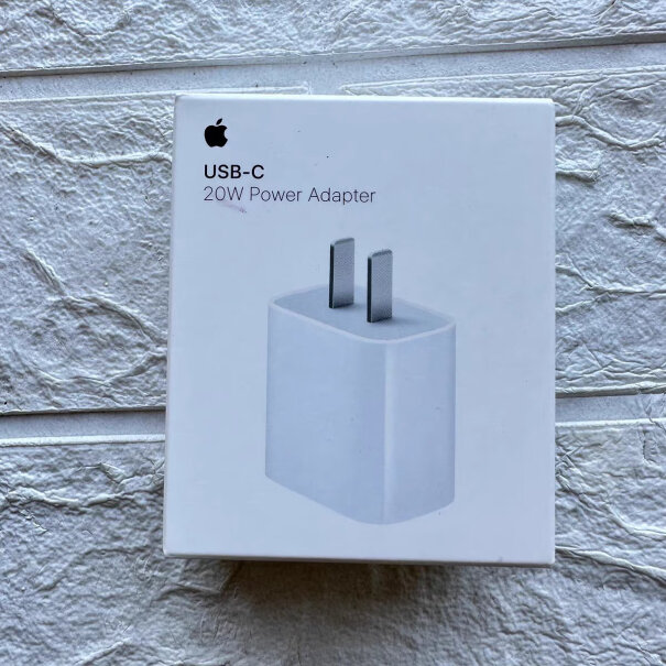 充电器Apple14PD20W快充iphone14promax14plus原装充电亲们 买过的来说一下。是正品吗？