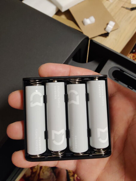 小米米家智能保管箱高30CM怎么安装电池 有没有视频？
