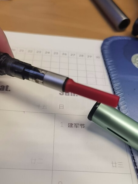 德国进口凌美吸墨器钢笔签字笔水笔我买了吸墨器怎样用呢？