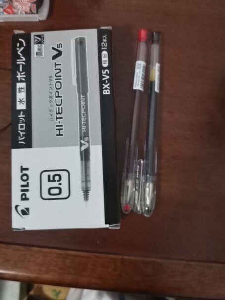 笔类日本百乐BX-V5直液式走珠笔中性水笔针管笔签字笔到底是不是智商税！哪个更合适？