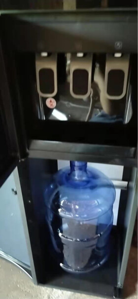 美菱饮水机下置式家用立式温热型这款取水是推的，还是旋钮的取水？