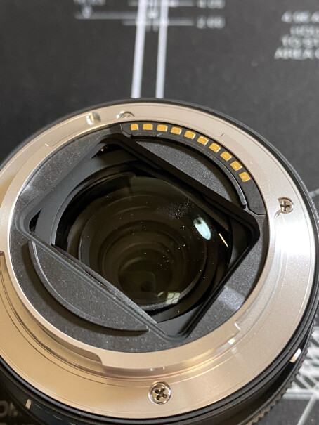 索尼Alpha 7CL 微单相机套头是多少㎜的？光圈多大？好用吗？