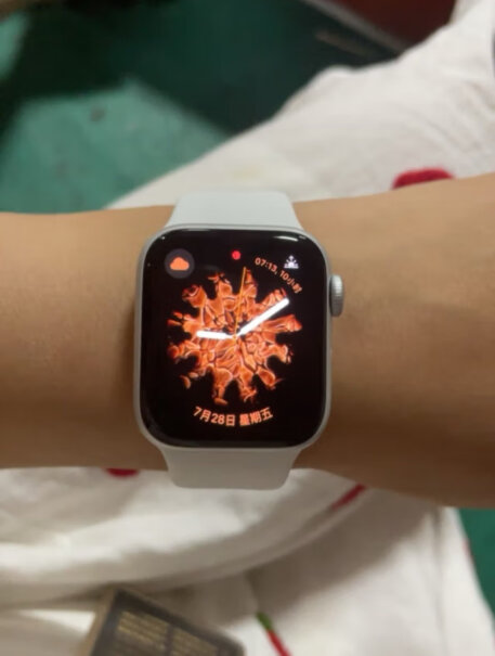 Apple Watch SE 2022款手表蜂窝版功能全开的情况下，续航是多久啊，胡歌们？