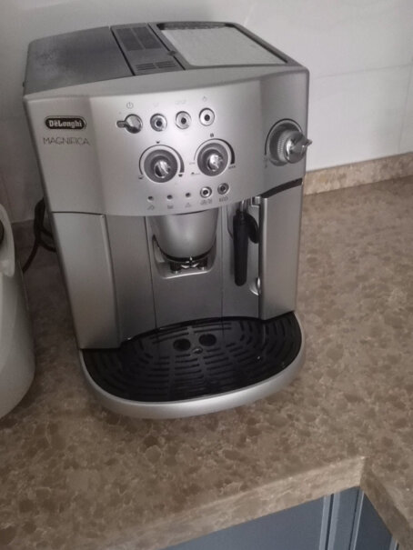 德龙全自动咖啡机清洁清洗剂我刚给咖啡机除垢是不是就可以打咖啡喝了吗？要不要再清洗一下？用什么方法清洗？