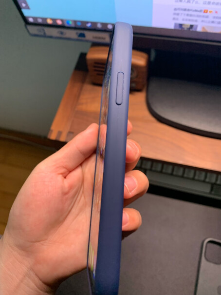 苹果12手机壳12miniiPhone12Pro里面是植绒的吗？
