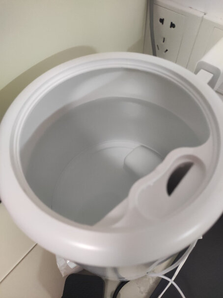 奥克斯加湿器大容量上加水家用办公室卧室母婴空气净化加湿上加水盖子上面会积水吗？