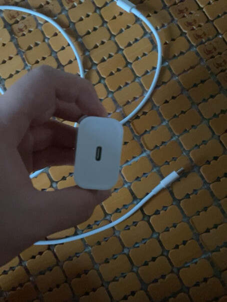 苹果ipadpro11充电器充电线这个和安卓手机的type-c有什么区别？