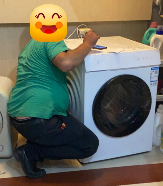 米家小米出品滚筒洗衣机全自动新的洗衣机机体外面是否有覆盖一层薄膜？