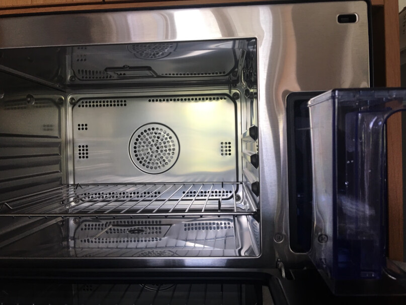 老板蒸烤箱一体机嵌入式智能家用烘焙多功能蒸箱烤箱二合一请问这个蒸箱，缺水的情况下可以启动么？或者是运行到一半没水了，会不会自动断电？