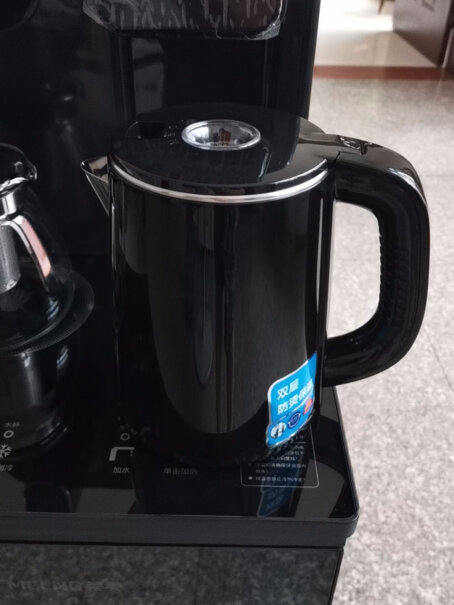 美菱茶吧机家用多功能智能温热型立式饮水机MY-C807包括了哪些东西，上面的两个壶加水龙头都有吗？