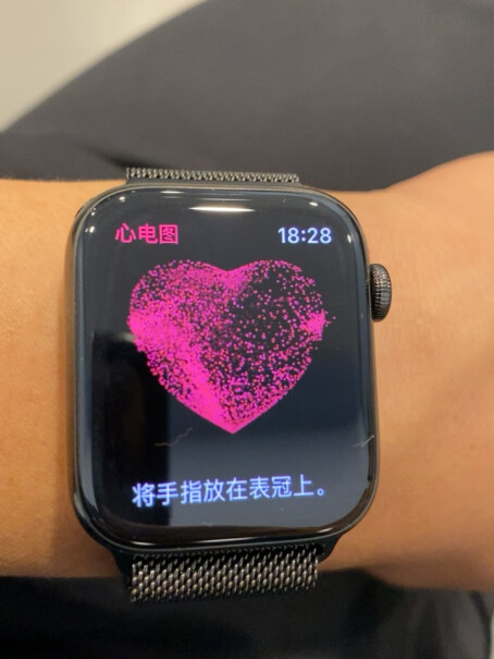 Apple Watch 6蜂窝44mm智能手表银色好 还是黑色好？