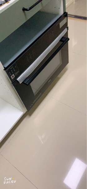 老板蒸烤箱一体机嵌入式装在地柜上使用时候会不会烫腿啊？