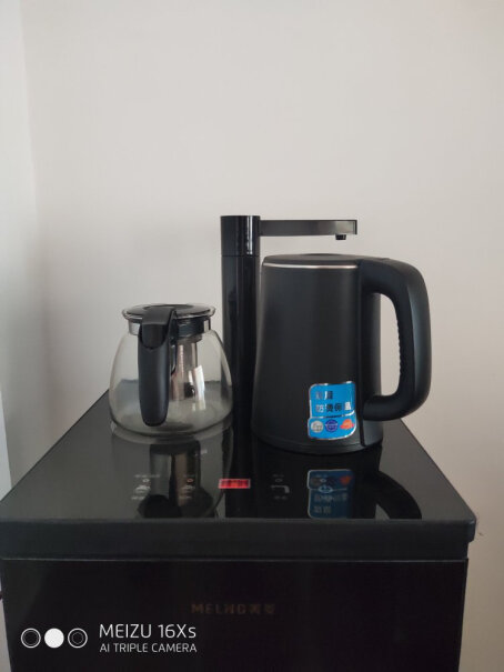 美菱茶吧机水龙头可以出来热水，还是水龙头水加到热水壶加热才可以？