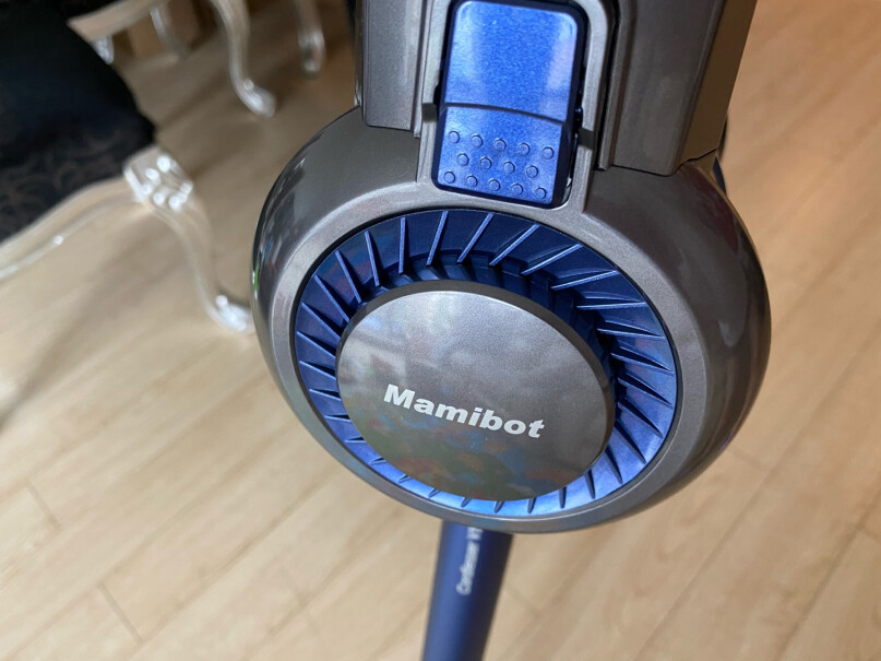 美国Mamibot无线吸尘器V5家用手持式大吸力吸尘机吸的时候需要一直按着吗？