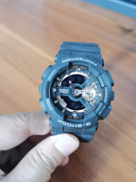 卡西欧CASIO手表G-SHOCK系列男士运动手表这款手表是用电池的吗。