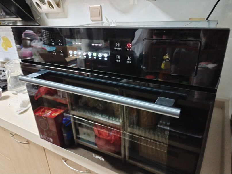 苏泊尔SUPOR嵌入式蒸烤箱一体机请问你们全嵌入式的橱柜背面有散热口的吗装这个蒸烤箱？