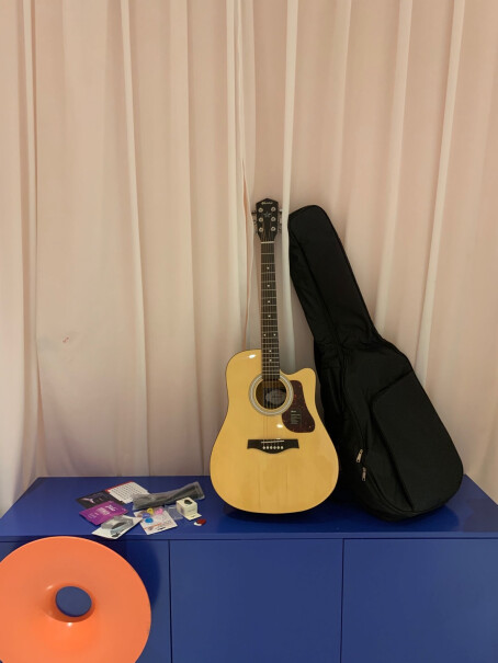 萨伽SAGA单板民谣吉他初学者入门男女木吉他jita乐器请问一下，这个吉他如何？建议买吗？求真话，谢谢？