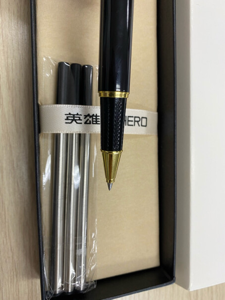 笔类英雄英雄宝珠笔商务签字笔粗0.5质量到底怎么样好不好,3分钟告诉你到底有没有必要买！