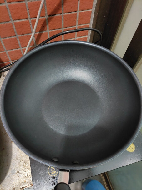 苏泊尔煎锅炒菜锅SUPOR易洁30cmEC30SP01炒锅电磁炉亲，这个锅拿起来重吗？