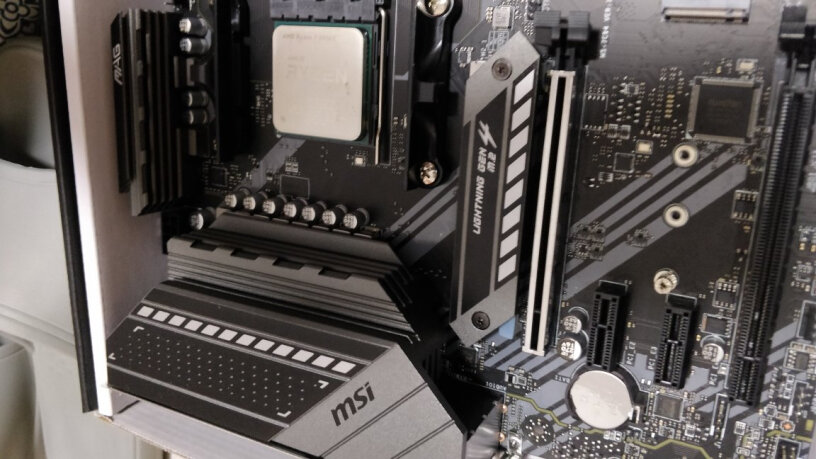 AMD锐龙55600G适合的什么主板？