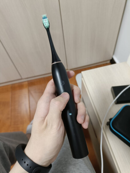 京东京造电动牙刷成人什么充电方式？
