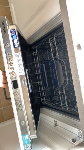 西门子嵌入式家用洗碗机12套大容量63600和63604的区别是什么？