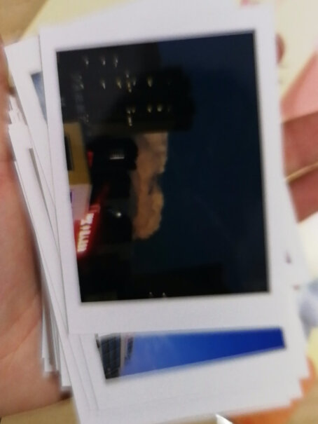 世纪开元LOMO洗相片乐凯绒面 4英寸留白均匀吗？