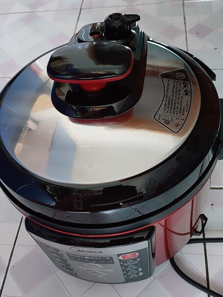 美的电压力锅家用5L双胆高压锅高压煮汤锅智能多功能电饭煲可以一键排气吗？