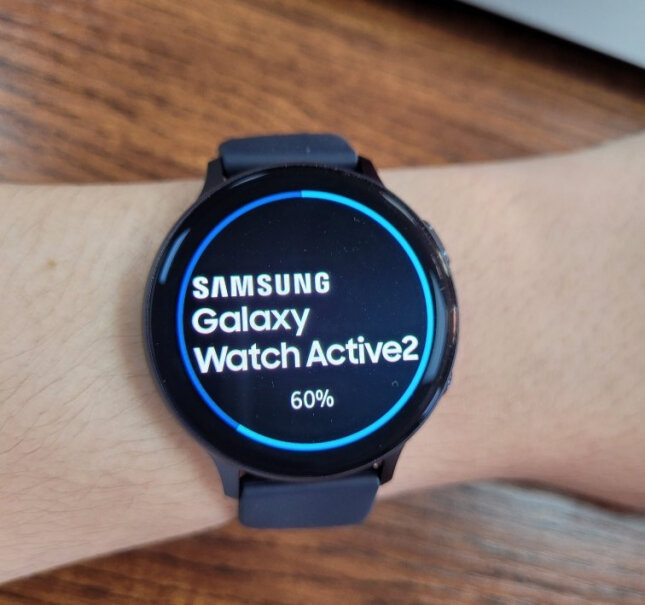 三星Galaxy Watch Active2不锈钢的边框部分用久了会出现划痕吗？