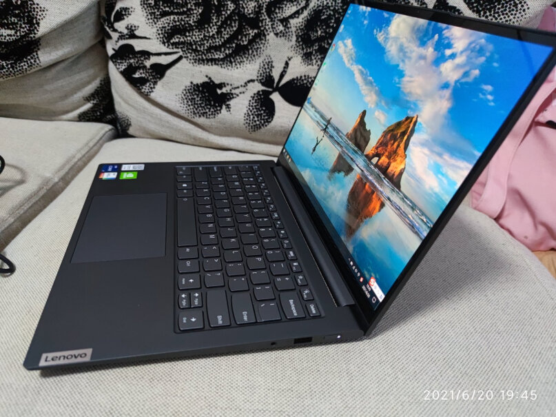 联想LenovoYOGAPro13s这个和ThinkPad t14哪个轻？