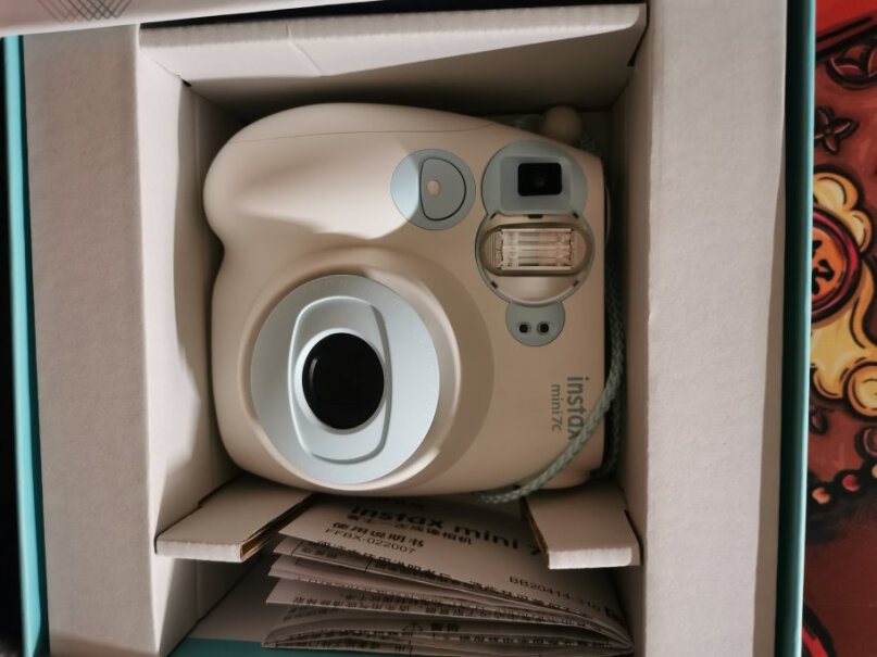富士instax mini7C相机水蓝色胶片和相纸有什么不一样？