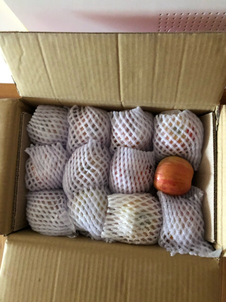 新疆阿克苏苹果5kg礼盒单果200-260g我买的这种苹果有好几个都是坏的？