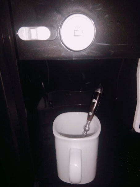 美菱饮水机立式家用办公双开门柜式温上面是放大桶的，还是放小桶？
